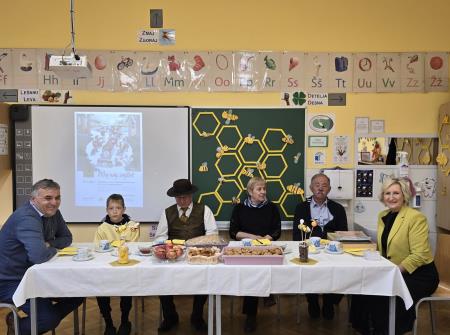 Tradicionalni slovenski zajtrk. (1)